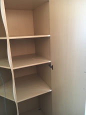 Kleiderschrank mit Spiegel 