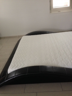 Designer Bett inkl Matratze 200/160cm