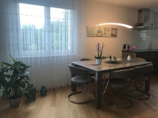 Moderne helle 3.5 Zimmer Wohnung mit grossem Balkon