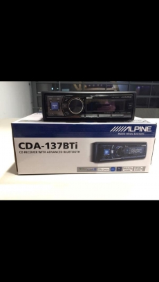 Alphine CDA-137 BTi Bluetooth Radio Made for IPhone/IPod
