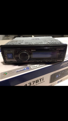 Alphine CDA-137 BTi Bluetooth Radio Made for IPhone/IPod