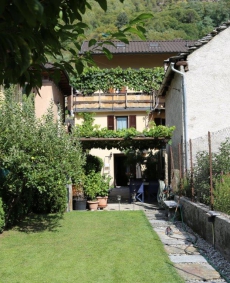 Im Tessin Wohn-Ferienhaus inkl oder sep. Rustico, ausbaubar und