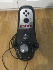 Logitech G27 Lenkrad-und Pedalset