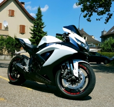 SUZUKI GSX-R 750 L0