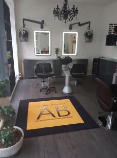 Platzmiete in Coiffure / Nailstudio / Kosmetiksalon