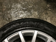 Audi Felgen mit neue Pirreli pneus 245 45 17
