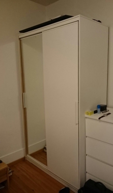 MORVIK IKEA Kleiderschrank mit Spiegel