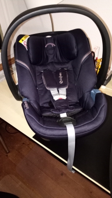 Cybex Aton 5 mit Isofix Station