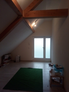Grosse ruhige 3 Zimmer Dachwohnung in Bachenbülach zu vermieten
