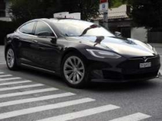 Tesla mieten inkl. unlimitierten Km europaweit