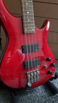 Dean Bass (EMG / 4 Strings) inkl. Tragegurt