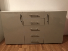 Sehr gepflegter Kleiderschrank zu verkaufen 