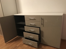 Sehr gepflegter Kleiderschrank zu verkaufen 