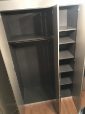 Sehr gepflegter Kleiderschrank zu verkaufen 