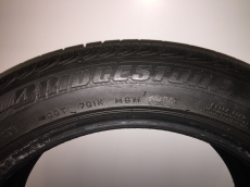 Bridgestone 245/45 R18 100Y