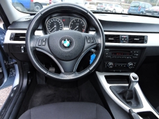 BMW 330i x-Drive, ab Service und MFK