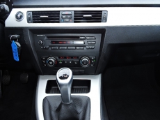 BMW 330i x-Drive, ab Service und MFK