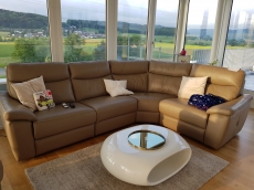 Ecksofa beige mit 2 Relaxfunktionen zu verkaufen