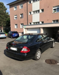 Mercedes Benz E200