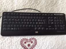 PC Bildschirm, inkl. Tastatur & Lautschprecher mit Kamera