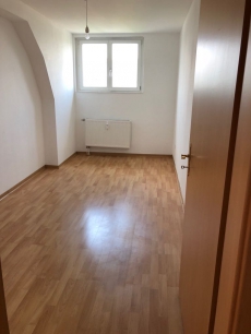 4 zimmer wohnung zu vermieten