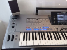 YAMAHA Tyros 5-76 Keyboard + Speaker-Set - gebraucht