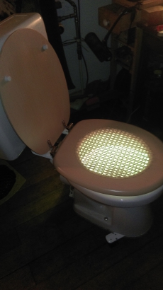 Toiletten-Stuhl aus echtem WC