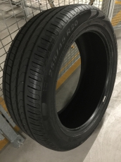 255/45/R20 Pirelli Sommerreifen (nur 100km)