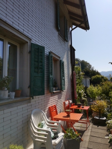 IN HORW !   Zimmer Haus zu vermieten  ,   Fr.  1990.-