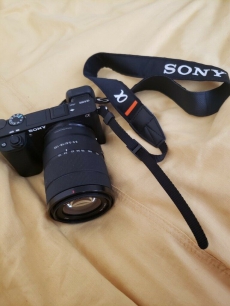 Sony A6300 4k (sehr guter Zustand) + wasserdichte Tasche Peli 115