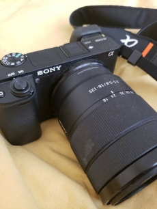 Sony A6300 4k (sehr guter Zustand) + wasserdichte Tasche Peli 115