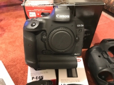 Canon EOS 1D X Mark II ( 1DX mk II ) DSLR kamera  noch neu