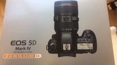Canon EOS-5D Mark IV DSLR Camera Kit with Canon EF 24-105mm