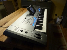 Tastatur Yamaha Tyros 5 mit 76 tasten