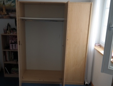 Kleiderschrank