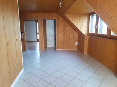 2 1/2 Zimmer Dachwohnung Brüttelen