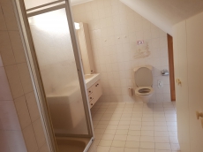 2 1/2 Zimmer Dachwohnung Brüttelen