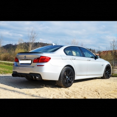 BMW M550i 