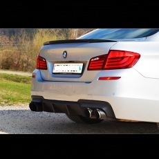 BMW M550i 