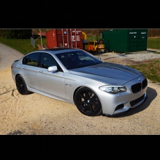 BMW M550i 