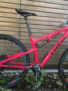 TREK Superfly FS Project One, Gr. M (17,5“), radioactive pink