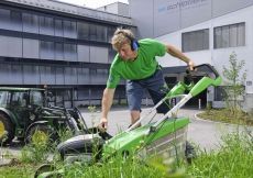 Landwirte erledigen für Sie Rasenpflege und Gartenarbeiten