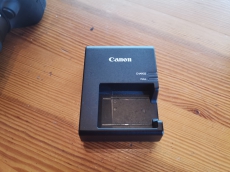 Canon eos 1300d 