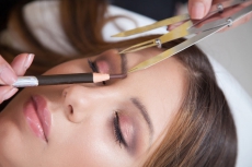 Medizinisches und kosmetisches Permanent Make-up