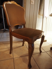 Tisch und 4 Stühle im Stil von Louis XV