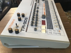 Roland TR-909 Rhythm Composer Drumcomputer