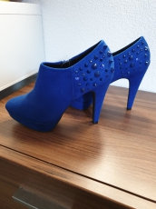 Royalblaue Ankle Boots mit Nieten Gr. 38