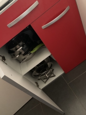 Roter Schrank