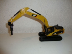 Caterpillar 330 DL mit Abbruchschere