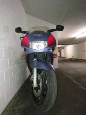 Honda CBR 600 F ab Platz/ 076 546 54 20